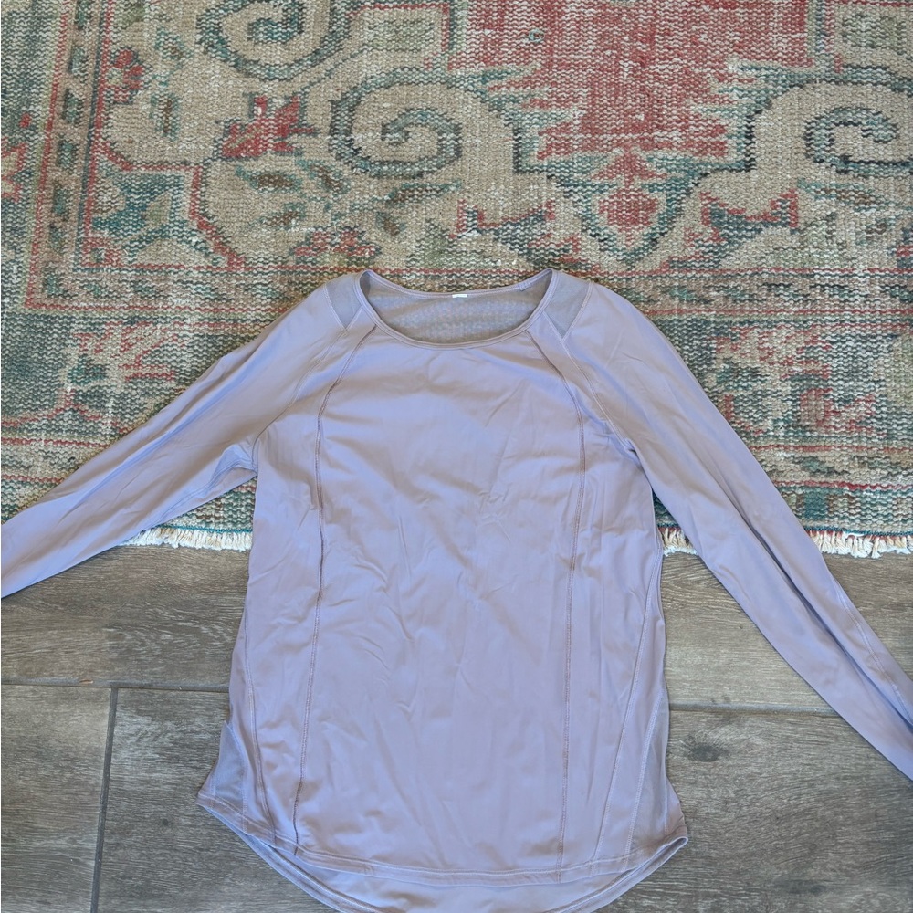 Lulu lemon long sleeve very light material